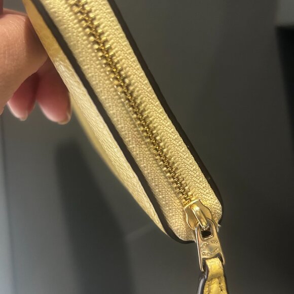 DISNEY x COACH LIMITED EDITION Princess Belle Wallet (GENTLY USED) - Picture 6 of 6